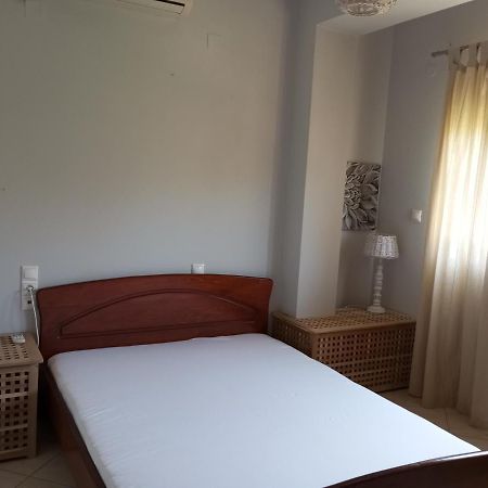 Nisos Family Apartments Geni  ภายนอก รูปภาพ