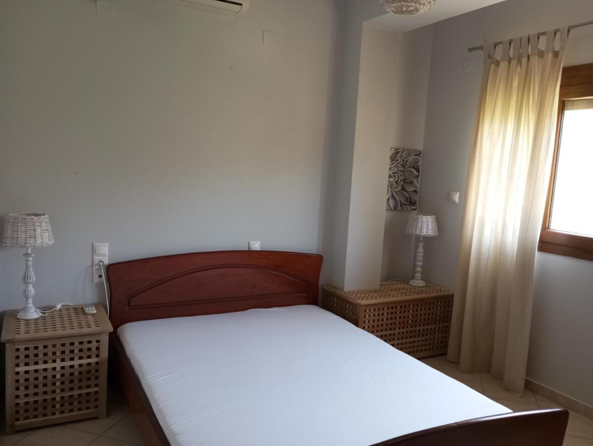 Nisos Family Apartments Geni  ภายนอก รูปภาพ