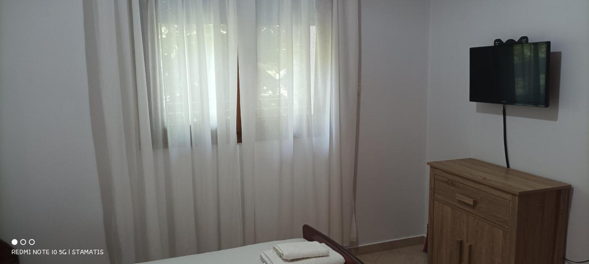 Nisos Family Apartments Geni  ภายนอก รูปภาพ